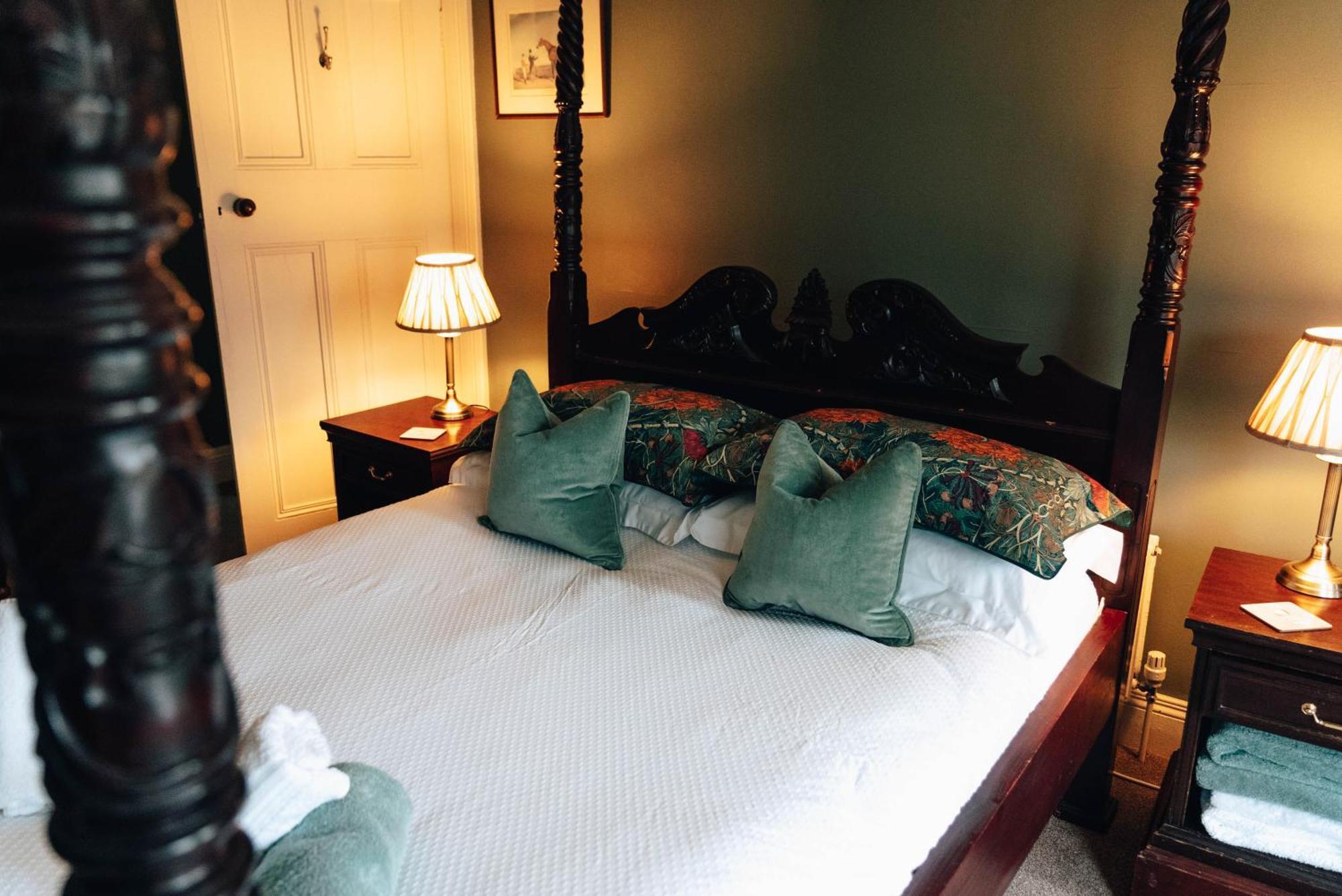 Luxury Accommodation In County Antrim With Riverside Hot Tub Kells Eksteriør bilde