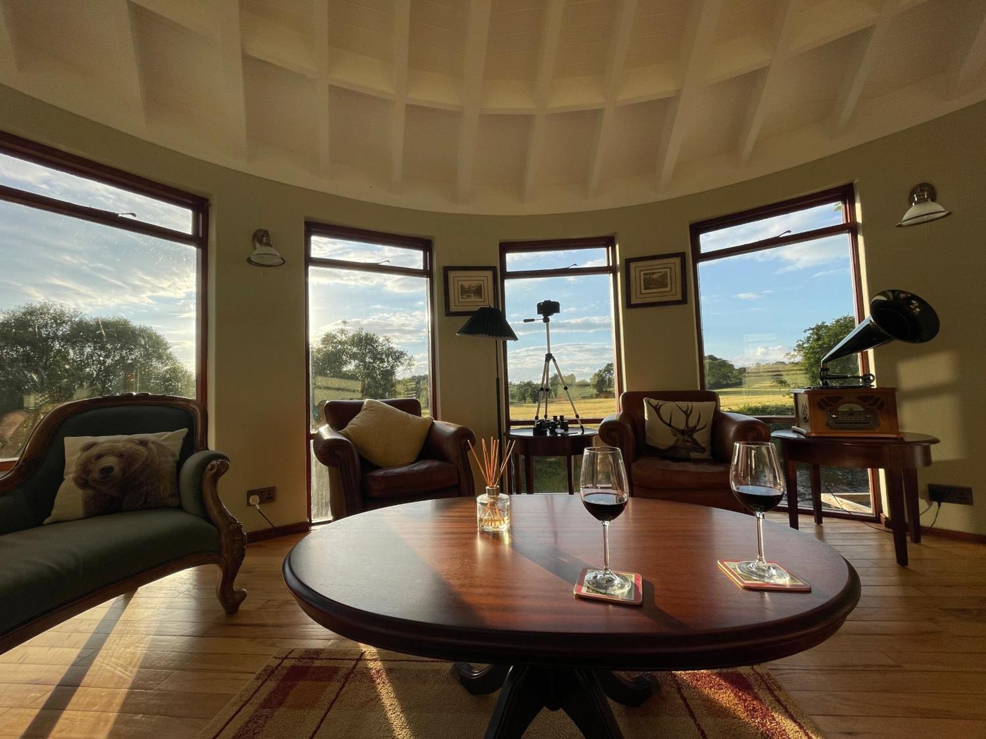 Luxury Accommodation In County Antrim With Riverside Hot Tub Kells Eksteriør bilde