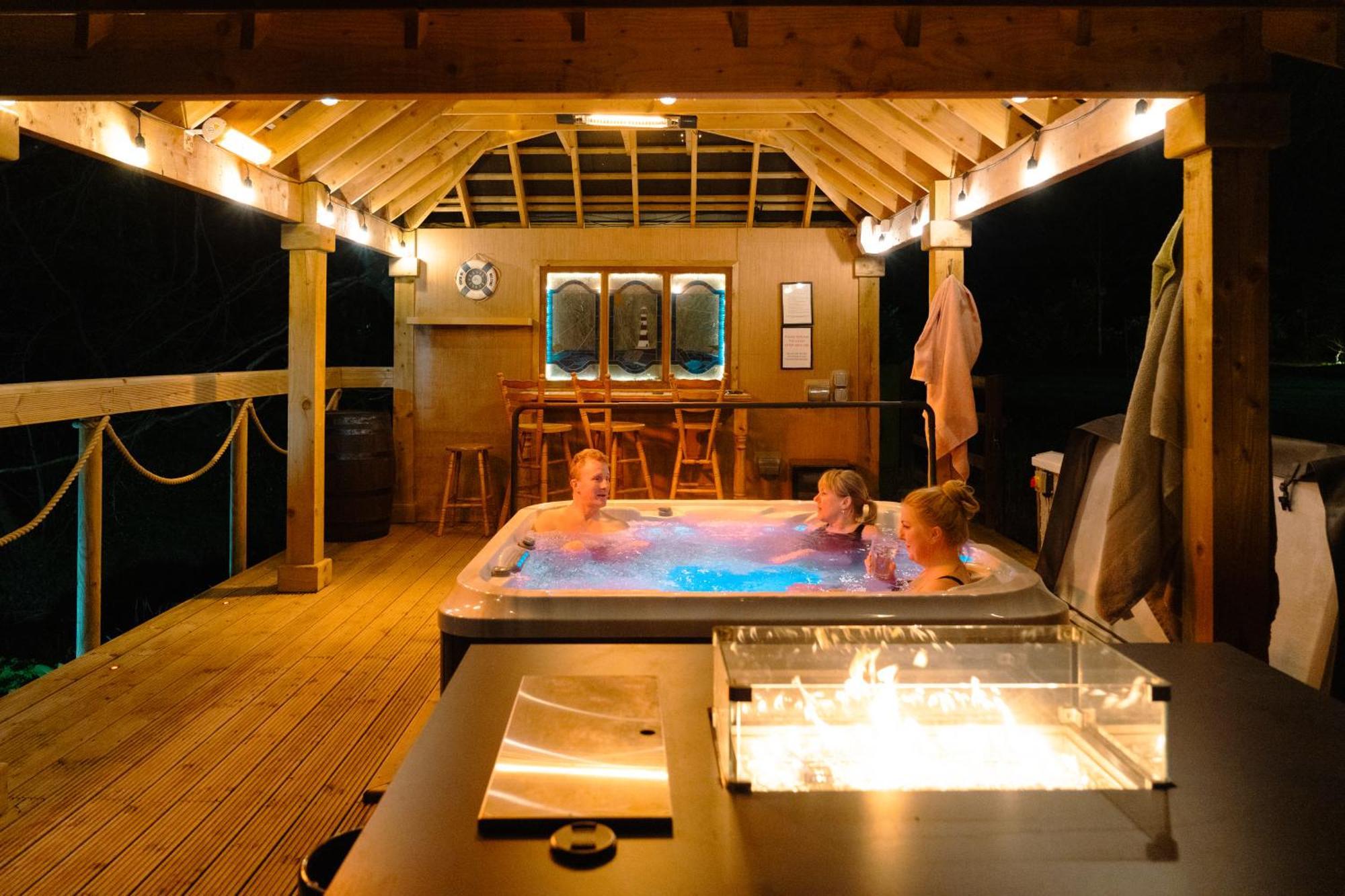 Luxury Accommodation In County Antrim With Riverside Hot Tub Kells Eksteriør bilde
