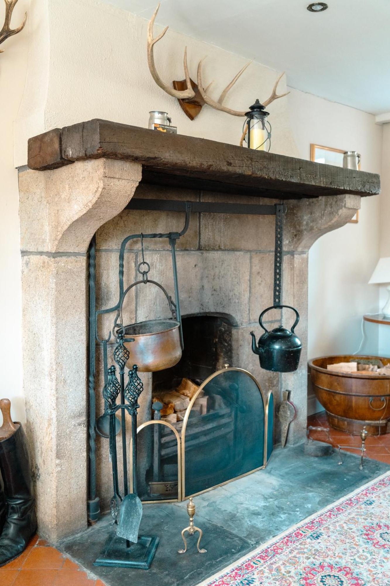Luxury Accommodation In County Antrim With Riverside Hot Tub Kells Eksteriør bilde