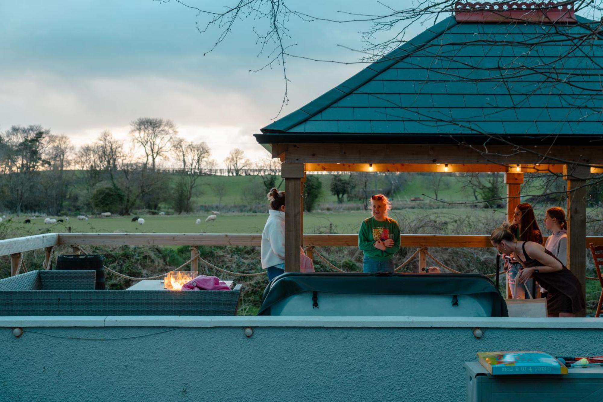Luxury Accommodation In County Antrim With Riverside Hot Tub Kells Eksteriør bilde