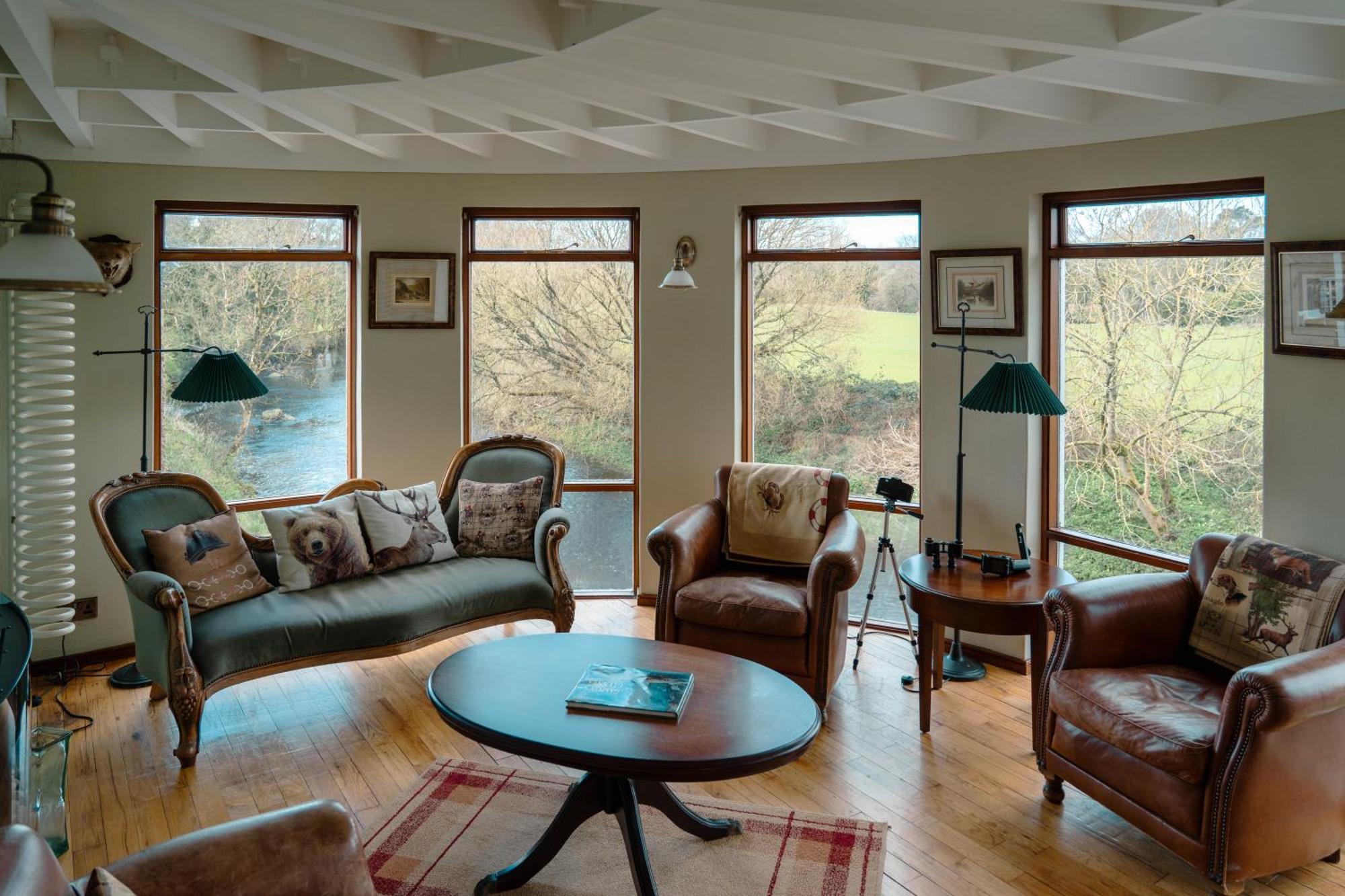 Luxury Accommodation In County Antrim With Riverside Hot Tub Kells Eksteriør bilde