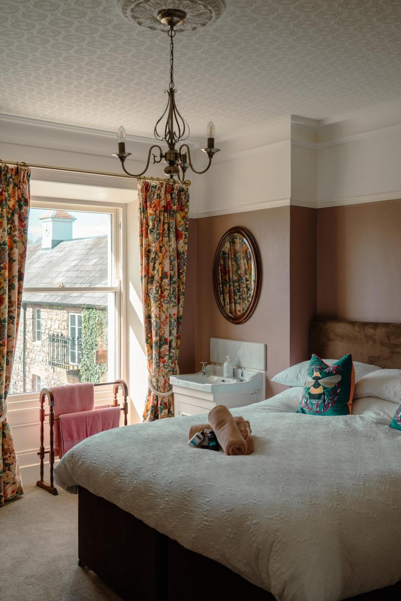 Luxury Accommodation In County Antrim With Riverside Hot Tub Kells Eksteriør bilde